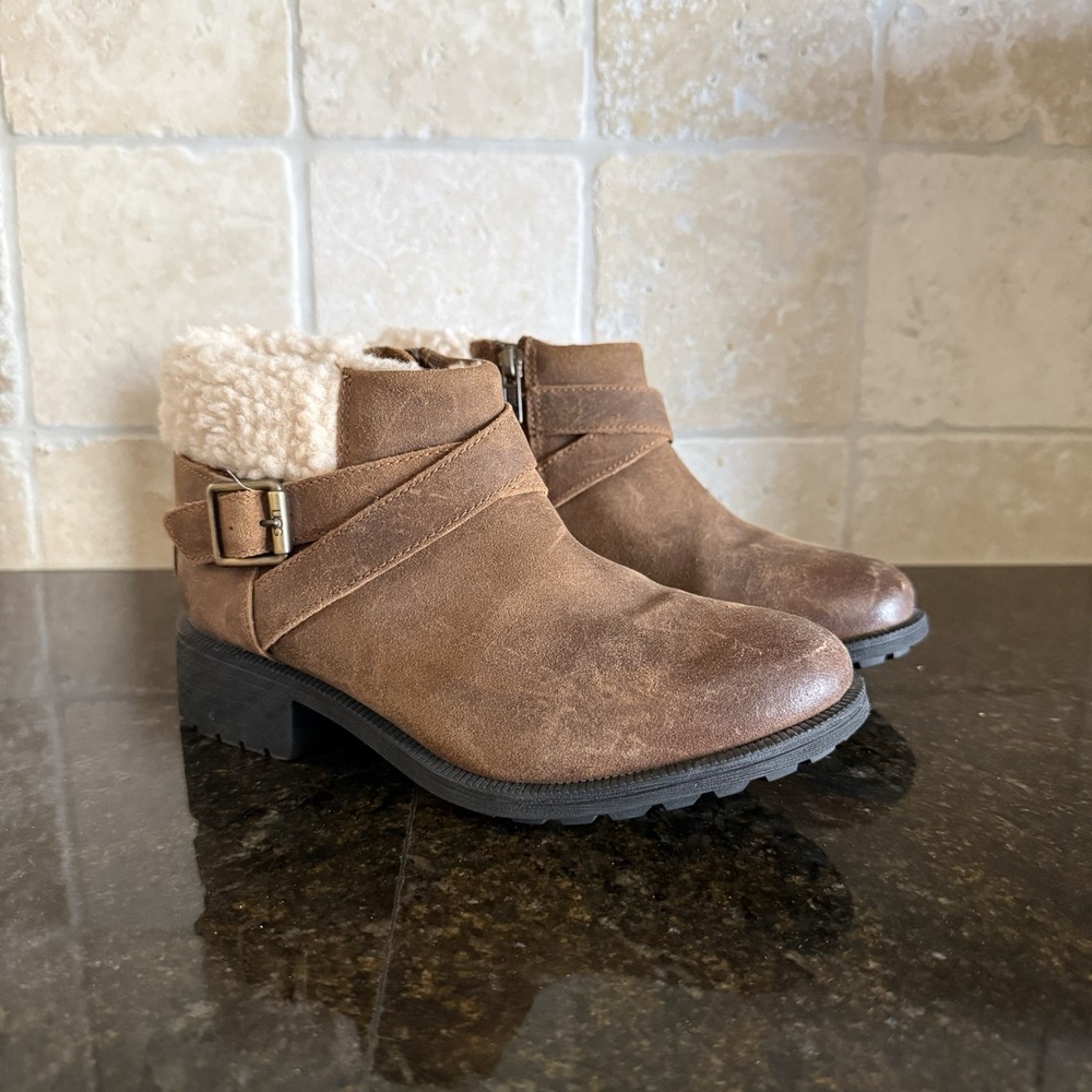 UGG Australia BENSON Buckle Sheepskin Ankle Boots‎ 6 Brown Waterproof 1095151